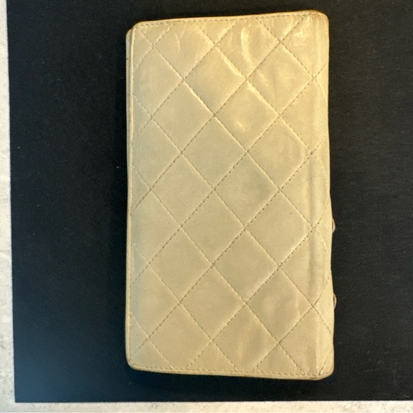 Chanel Wallet - Picture 3 of 3